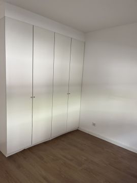 Laminate and Vinyl Flooring Specialist