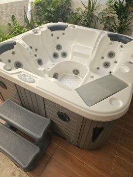 Especialista de Limpeza de Jacuzzi e Spa