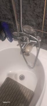 Canalizador (Reparação de Lavatório e Torneira)
