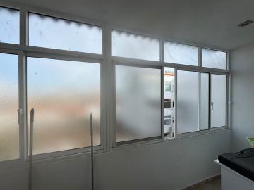 Empresa de Caixilharia de PVC