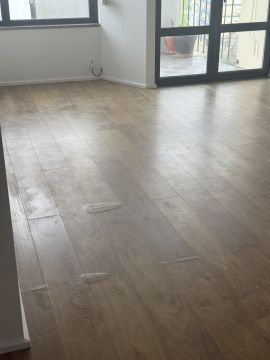 Técnico de Pisos em Madeira - Casa