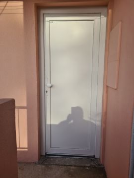 Shutter Installer