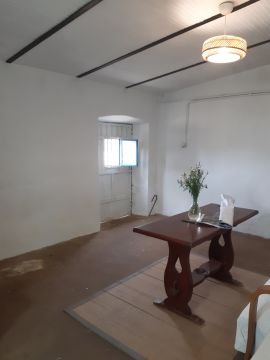 Laminate and Vinyl Flooring Specialist
