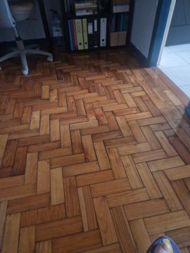 Técnico de Pisos em Madeira