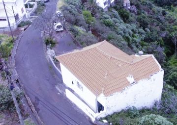 Roof Installation Professional