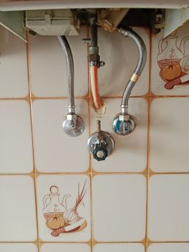 Rohrleitungen installieren