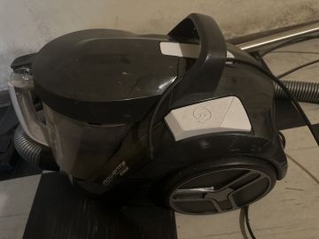 Vacuum Cleaner Repairman
