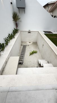 Swimmingpool instandsetzen