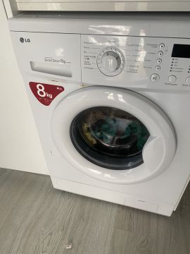 Techniker für Waschmaschinen