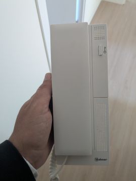 Electricista para la instalación y reparación de porteros automáticos