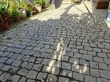 Stein- oder Fliesenboden reparieren oder ausbessern