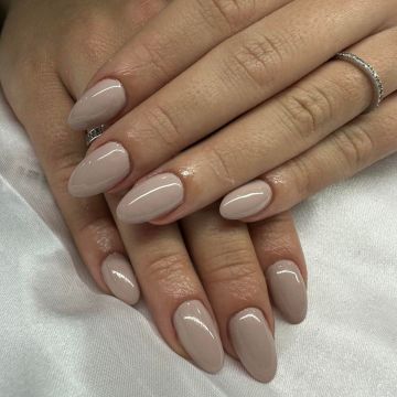 Márcia Tavares - Lisboa - Manicure and pedicure (for women)