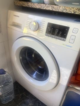 Techniker für Waschmaschinen