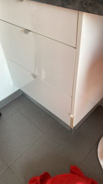Möbel reparieren