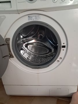 Techniker für Waschmaschinen