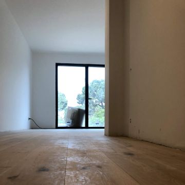 Vitalii - Sintra - Instalação de Pavimento Vinílico ou Linóleo