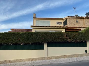Roof Installation Professional