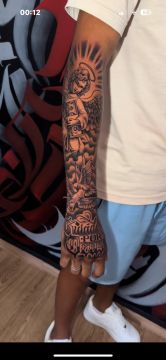 Tattoo Artist