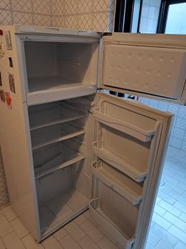 Refrigerator Repairman - Technical Assistance