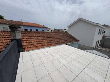 Dachdecker (Bau- oder Austausch)