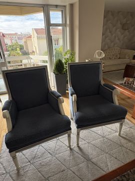 Handwerker für Möbelreparatur