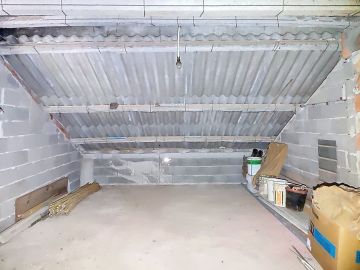 Roof Installation Professional