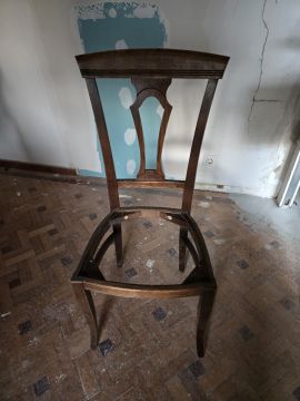 Handwerker für Möbelreparatur