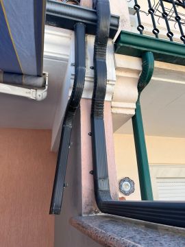 Handwerker für Dachrinnen