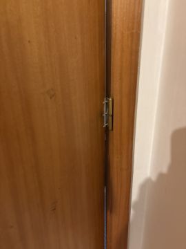 Handwerker für Türreparaturen