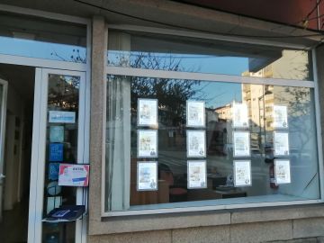 Window Blinds Installation or Replacement Specialist