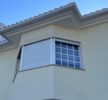 Empresa de Caixilharia de PVC