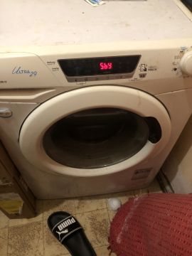 Techniker für Waschmaschinen