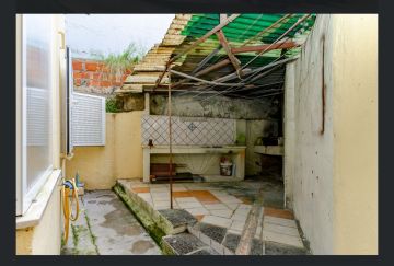 Roof Installation Professional