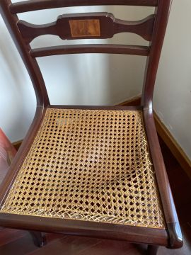Handwerker für Möbelreparatur