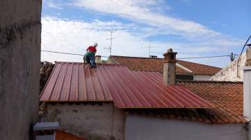 Gutter Installer