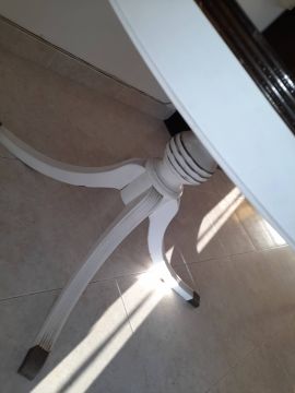 Handwerker für Möbelreparatur