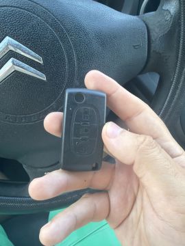 Especialista de Reparação de Chaves de Automóveis e Comandos