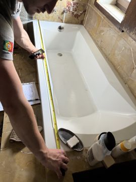 Shower and Bathtub Repair Specialist