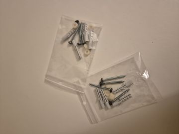 Bilder aufhängen und Kunstinstallationen anbringen