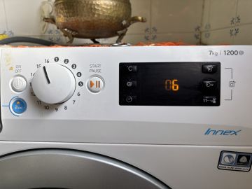 Techniker für Waschmaschinen