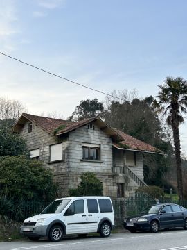 Roof Installation Professional