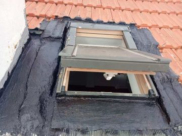 Roof Installation Professional
