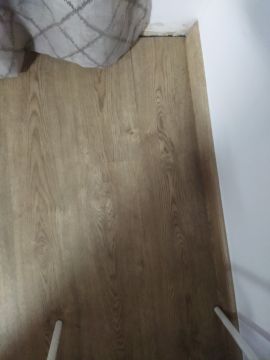 Laminate and Vinyl Flooring Specialist