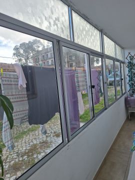 Empresa de Caixilharia de PVC