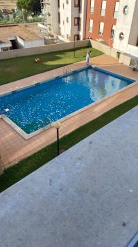 Swimmingpool reinigen oder warten