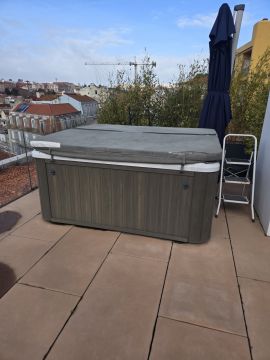 Especialista de Limpeza de Jacuzzi e Spa