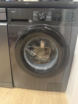 Techniker für Waschmaschinen