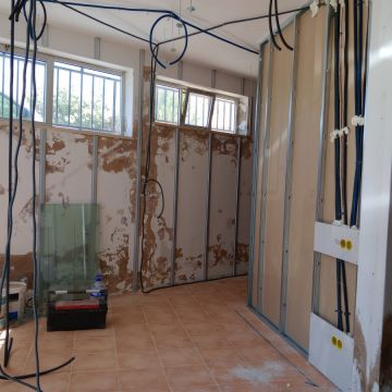 Construção e remodelação - São João da Madeira - Construção de Parede Interior