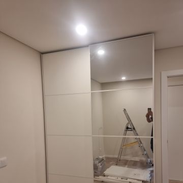TAREK.S - Vila Nova de Gaia - Montagem de Mobiliário Feira dos Sofás