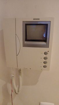 Electricista para la instalación y reparación de porteros automáticos
